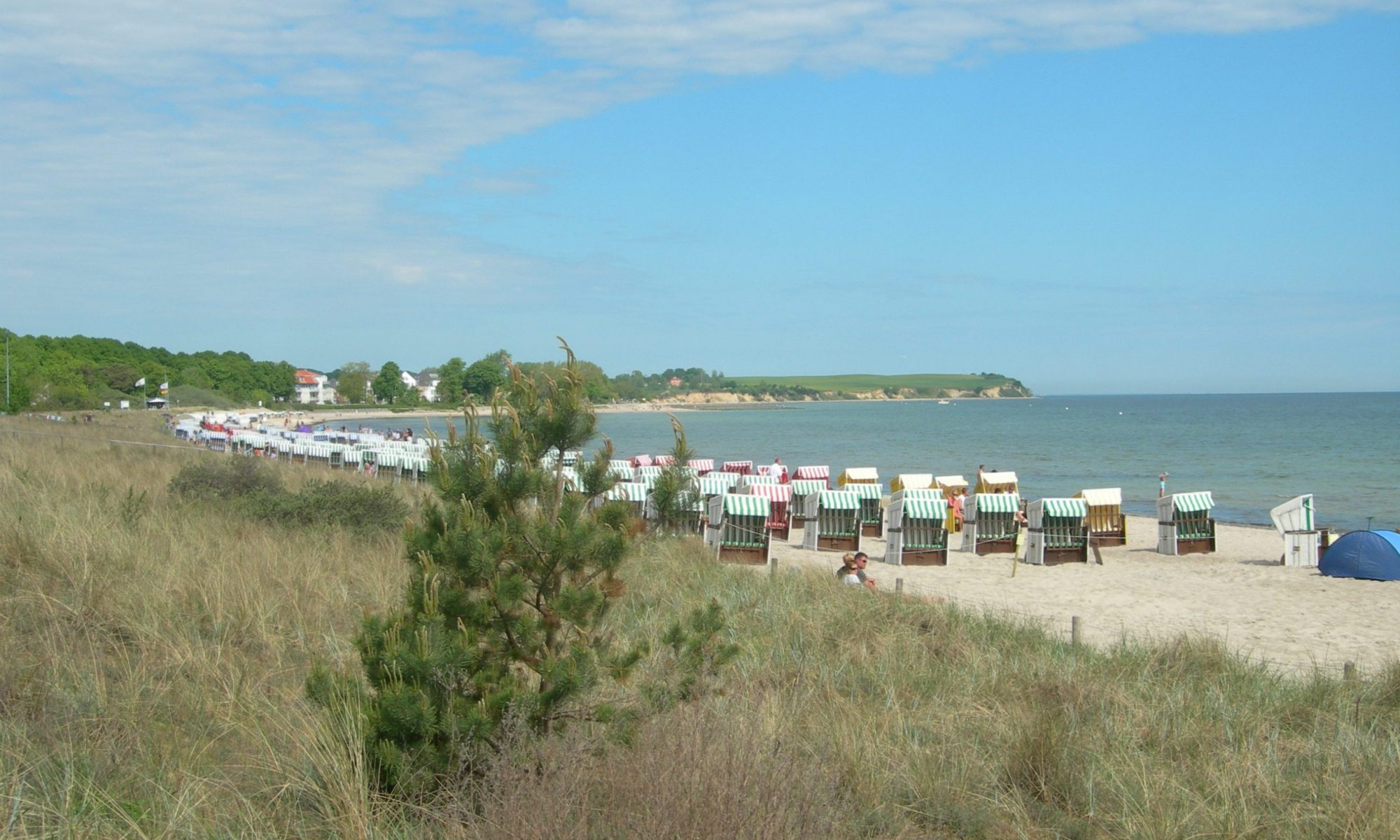 Sandstrand mit Strandkörben in Boltenhagen